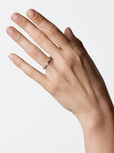 Charger l'image dans la galerie, Bague Anagramme Ruban biseau intérieur

